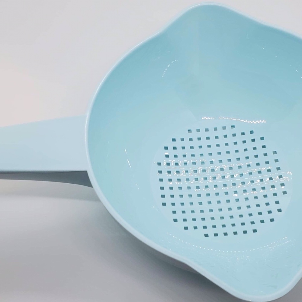Tupperware Classic Colander New Blue - Picture 6 of 6